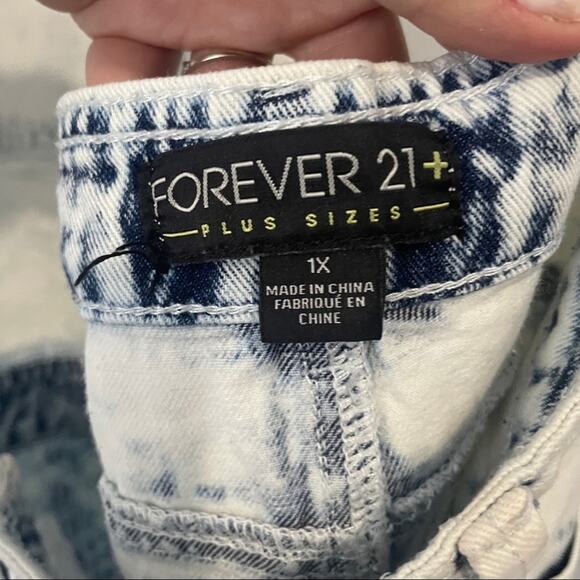 Forever 21 + Plus denim shorts overalls blue acid wash size 1X - Picture 2 of 6